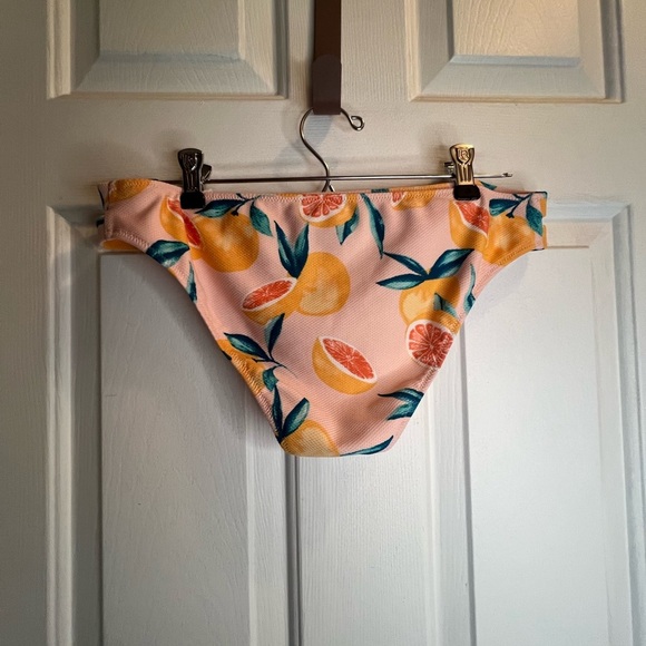 2 piece Colorful Fruit Print Bikini Top size 32 B 
and Bottom size M - Picture 5 of 6